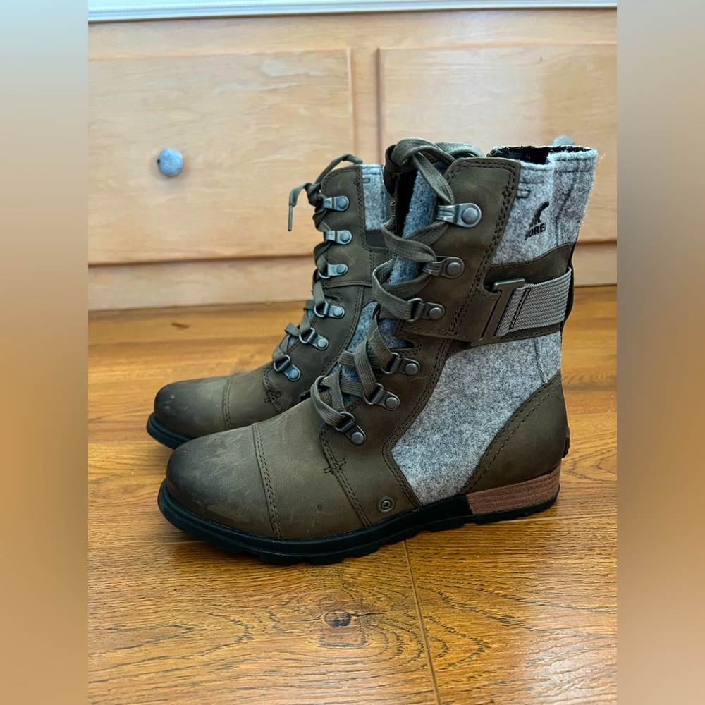 SOREL boots size 6